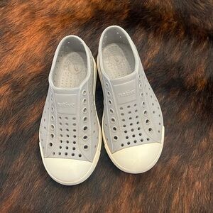 (Used) gray Natives Jefferson shoes, size c10